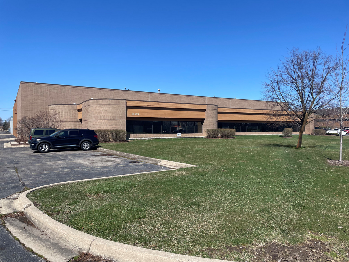 44801 Centre Ct, Clinton Township, MI 48038 | LoopNet