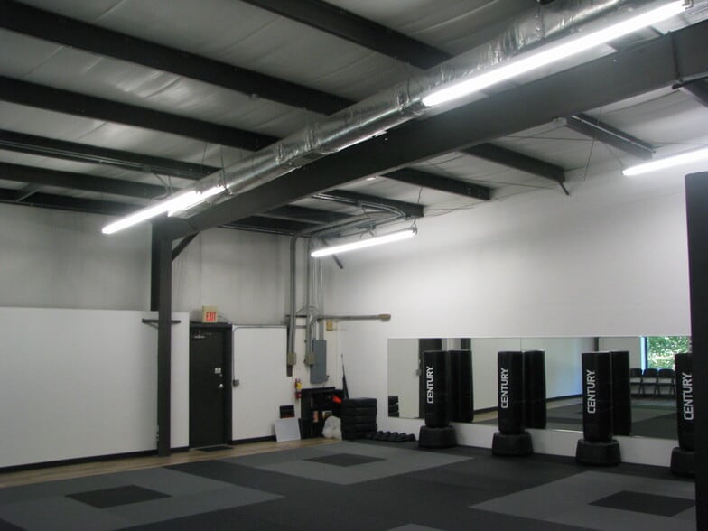 3600 Velp Ave, Howard, WI for lease - Interior Photo - Image 2 of 9