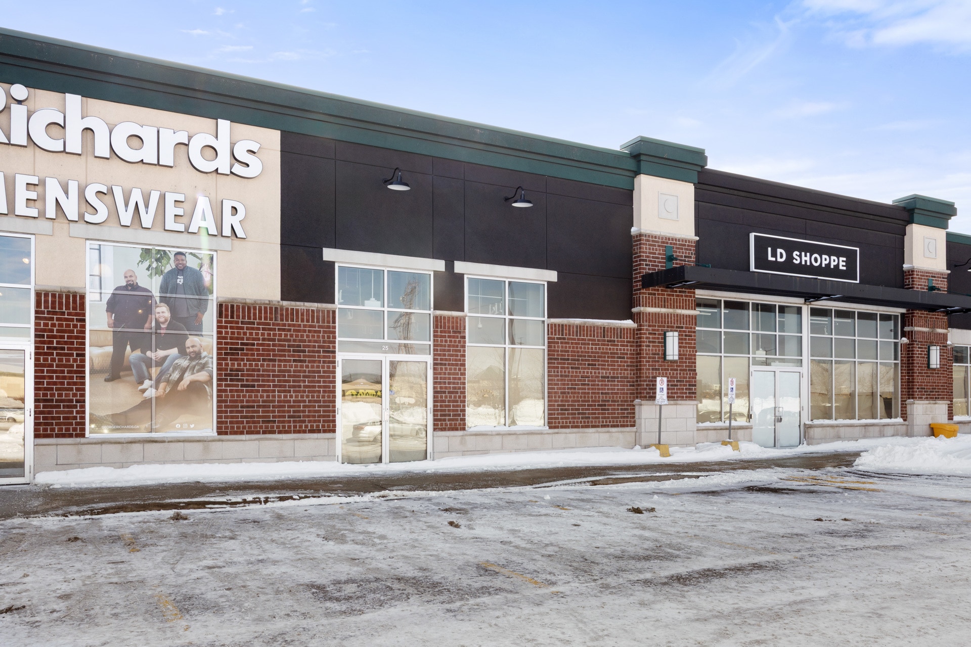 100 Trainyards Dr, Ottawa, ON for lease Building Photo- Image 1 of 28