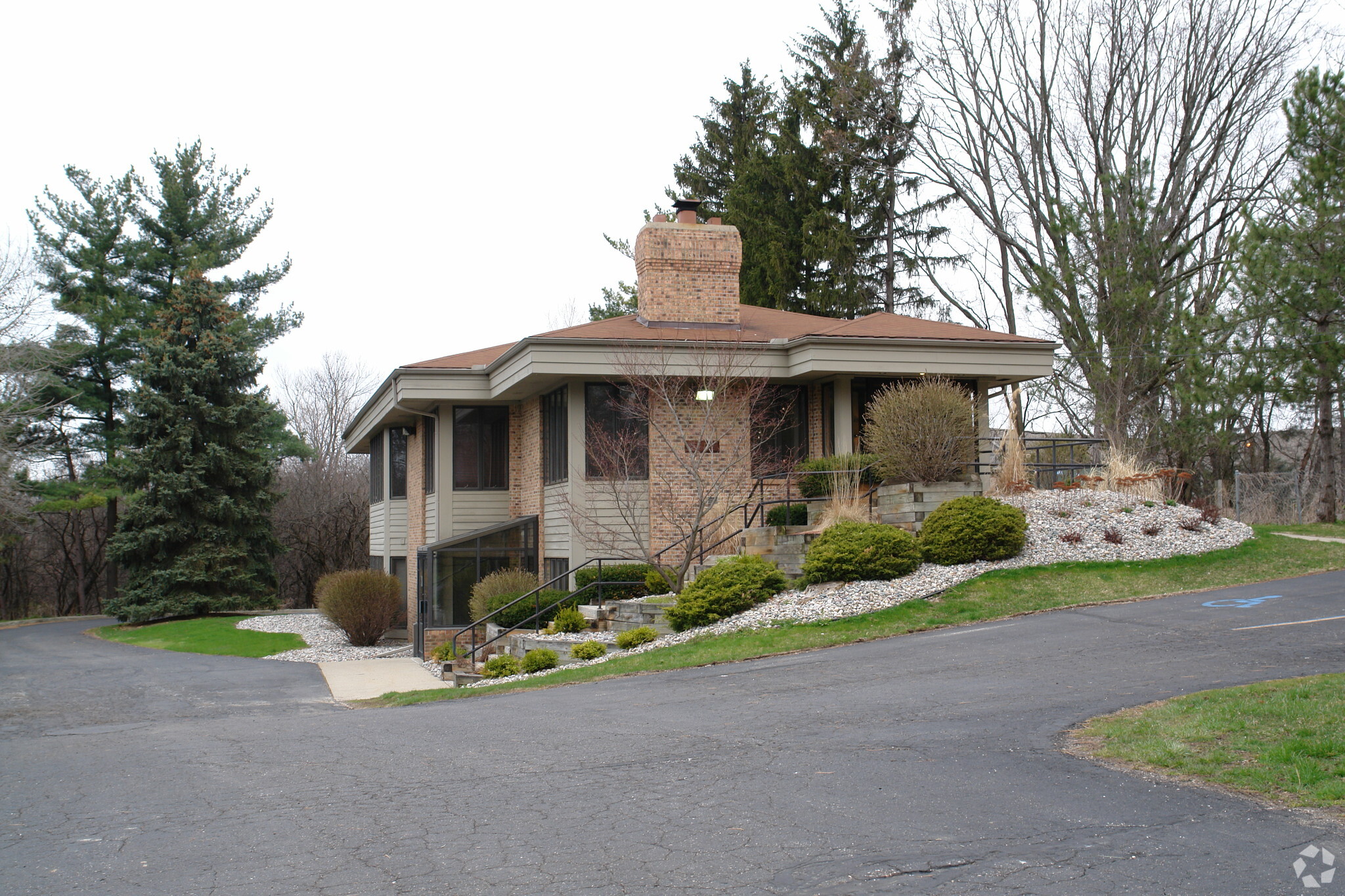 2001 Abbott Rd, East Lansing, MI for sale Primary Photo- Image 1 of 1