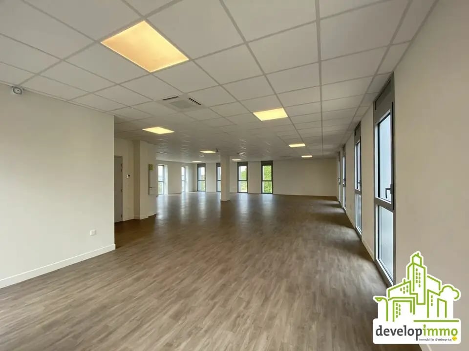 Office in Bretteville-sur-Odon for lease Interior Photo- Image 1 of 9