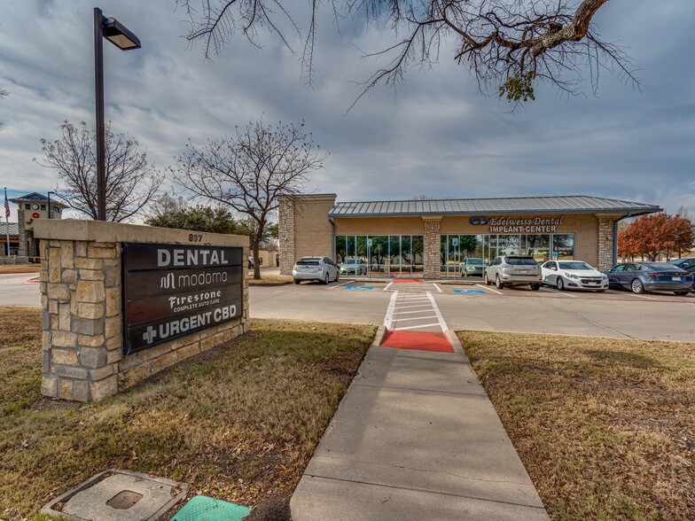 897 N MacArthur Blvd, Coppell, TX for lease - Building Photo - Image 3 of 26