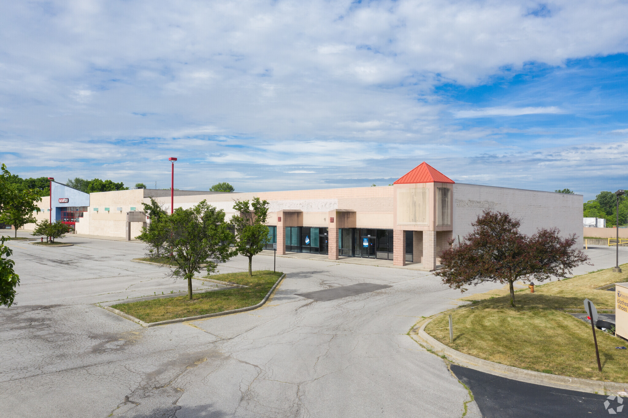 5705-5881 Chantry Dr, Columbus, OH for lease Building Photo- Image 1 of 8