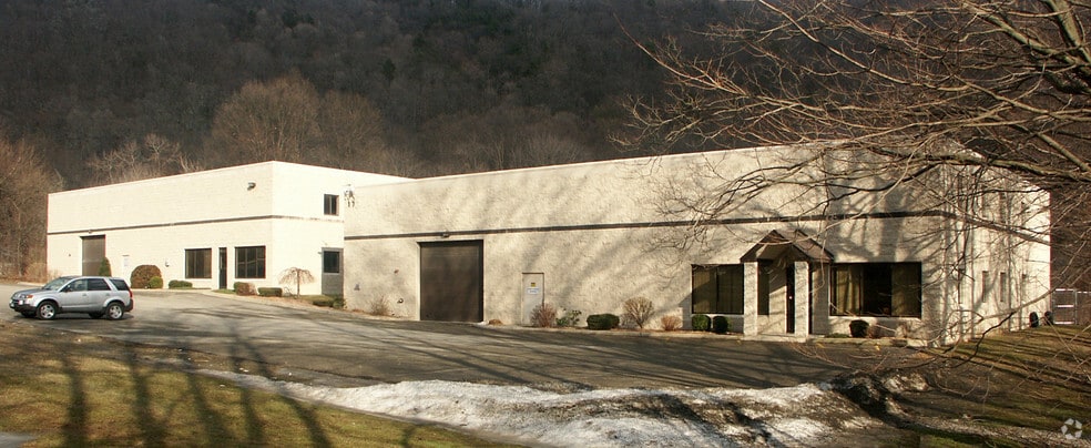 38 Route 9, Fishkill, NY for lease - Building Photo - Image 2 of 5