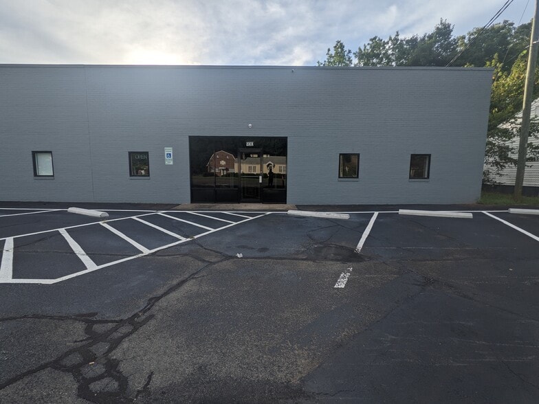 930 S Graham-hopedale Rd, Graham, NC for lease - Building Photo - Image 2 of 9