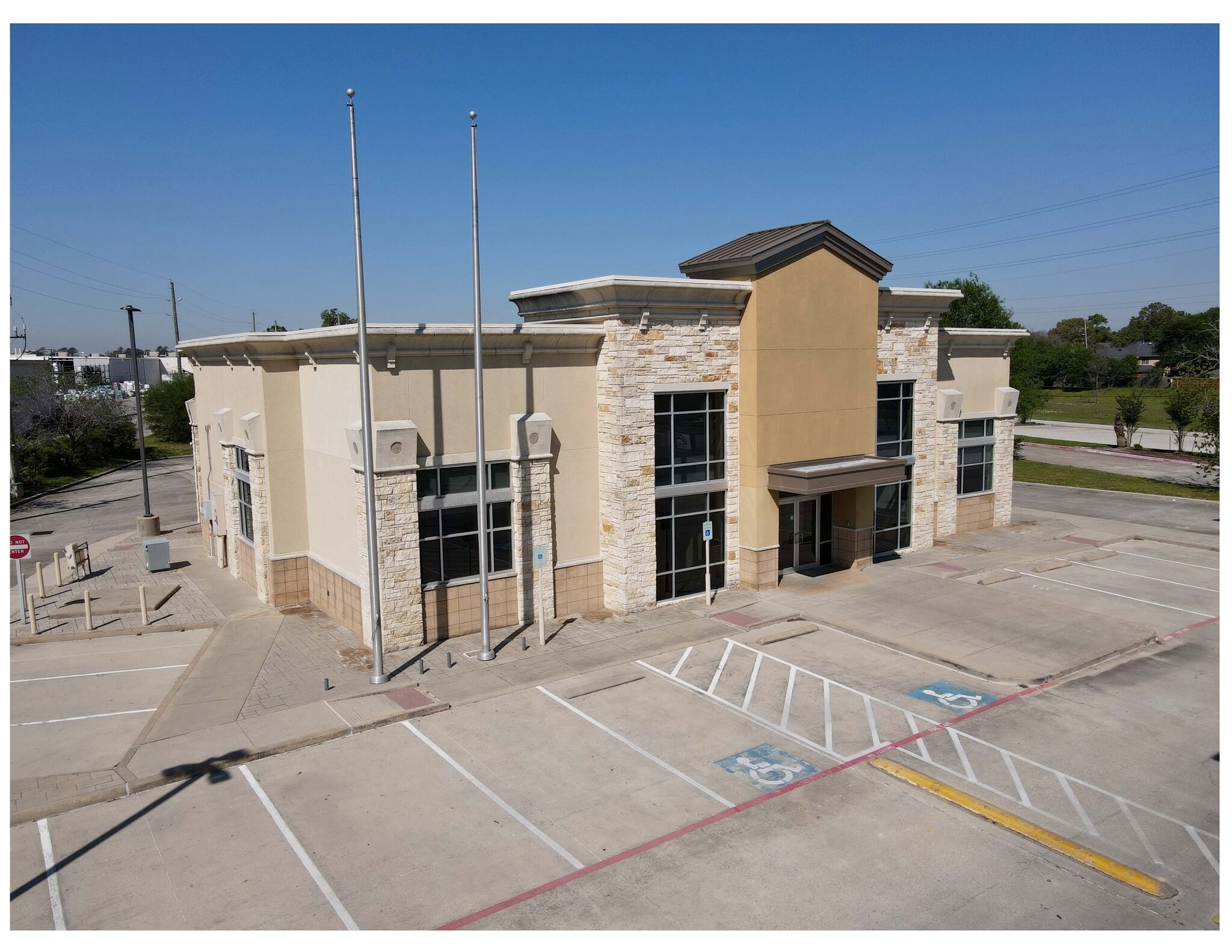 19311 W Lake Houston Pky, Humble, TX for lease Building Photo- Image 1 of 1