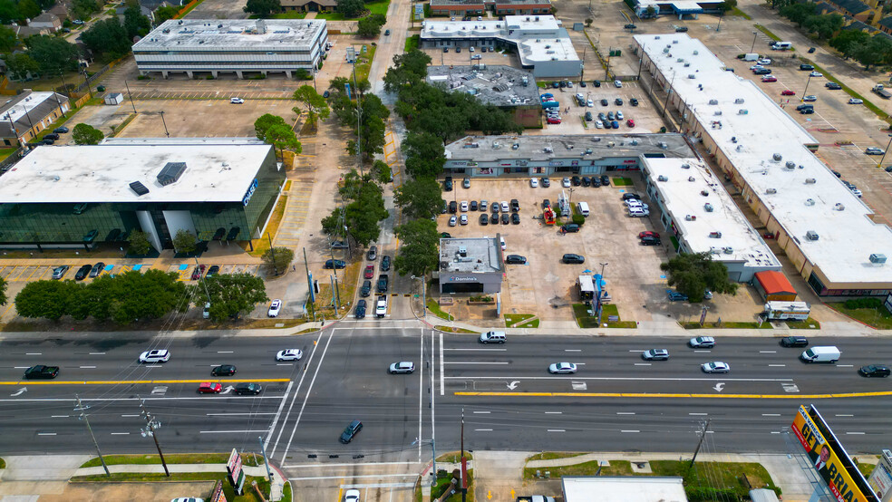 4500-4600 Highway 6 N, Houston, TX for lease - Building Photo - Image 3 of 8