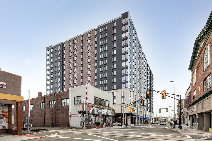 150 Main St, Hackensack, NJ for sale - Primary Photo - Image 1 of 1