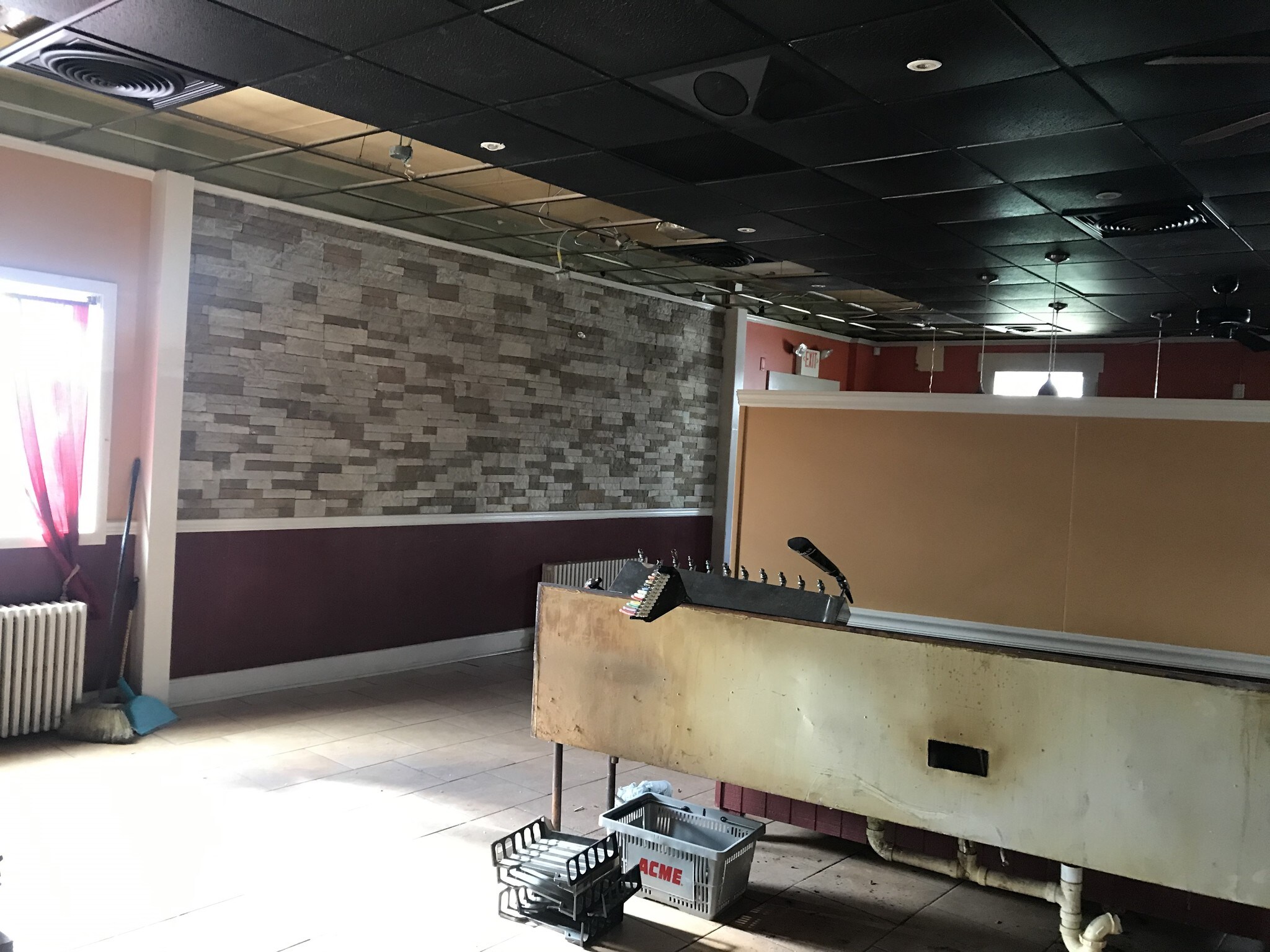 1470 W Baltimore Pike, Toughkenamon, PA 19374 Brown Derby