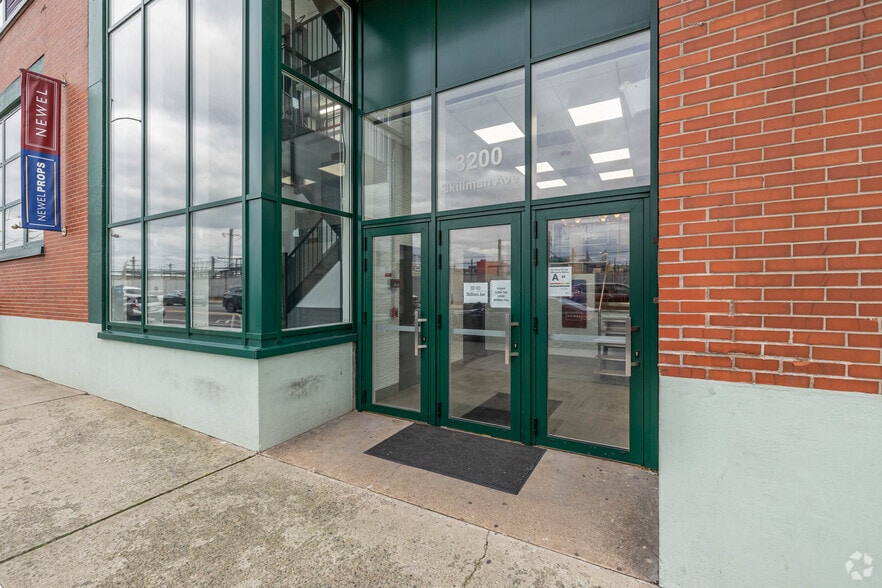 3200 Skillman Ave, Long Island City, NY for lease - Building Photo - Image 3 of 4
