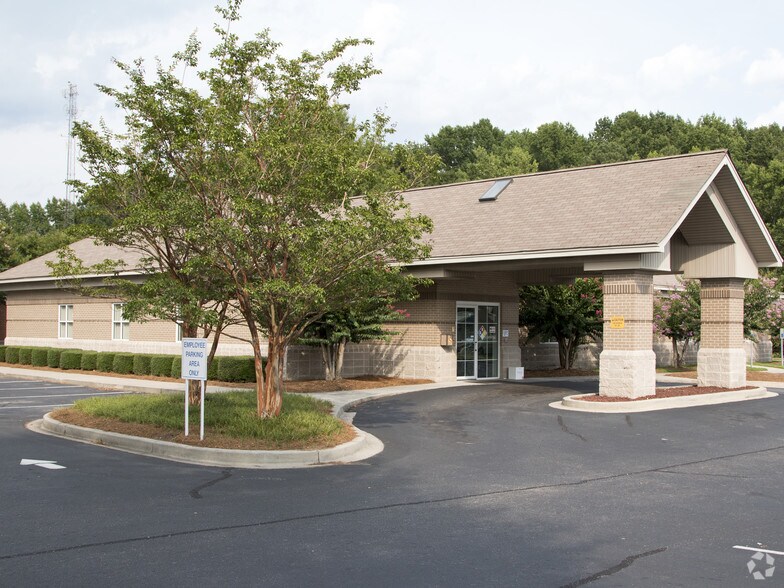 1840 Pineview Dr, Columbia, SC for sale - Primary Photo - Image 2 of 5