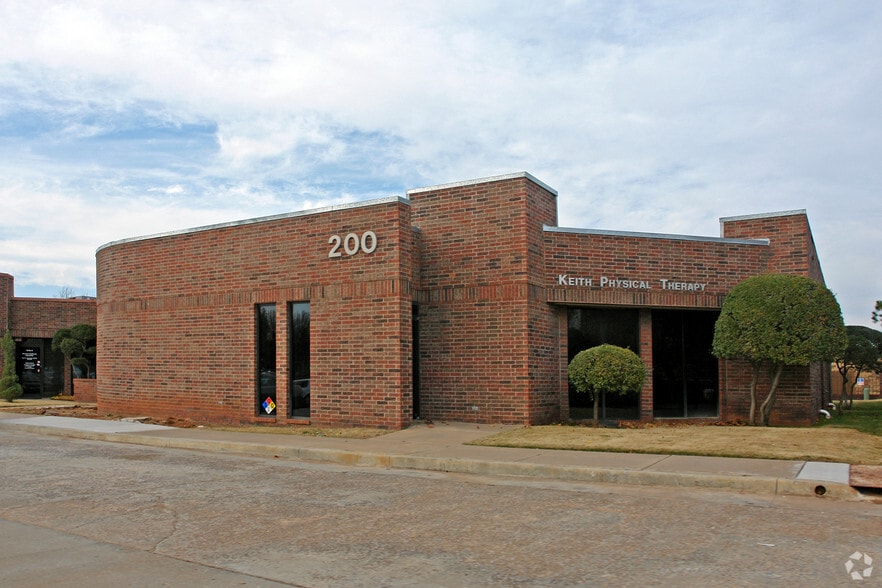 13301 N Meridian Ave, Oklahoma City, OK for lease - Building Photo - Image 3 of 4