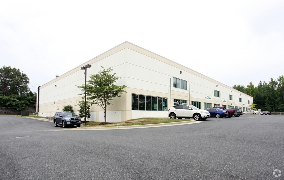 17857-17889 Fraley Blvd, Dumfries, VA for lease - Primary Photo - Image 1 of 20