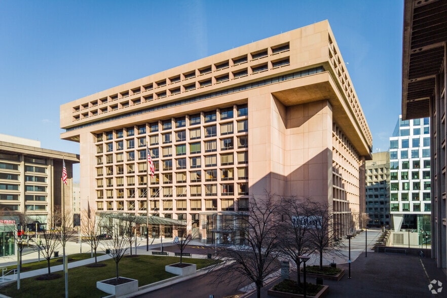470-490 L'Enfant Plz SW, Washington, DC for lease - Building Photo - Image 2 of 11