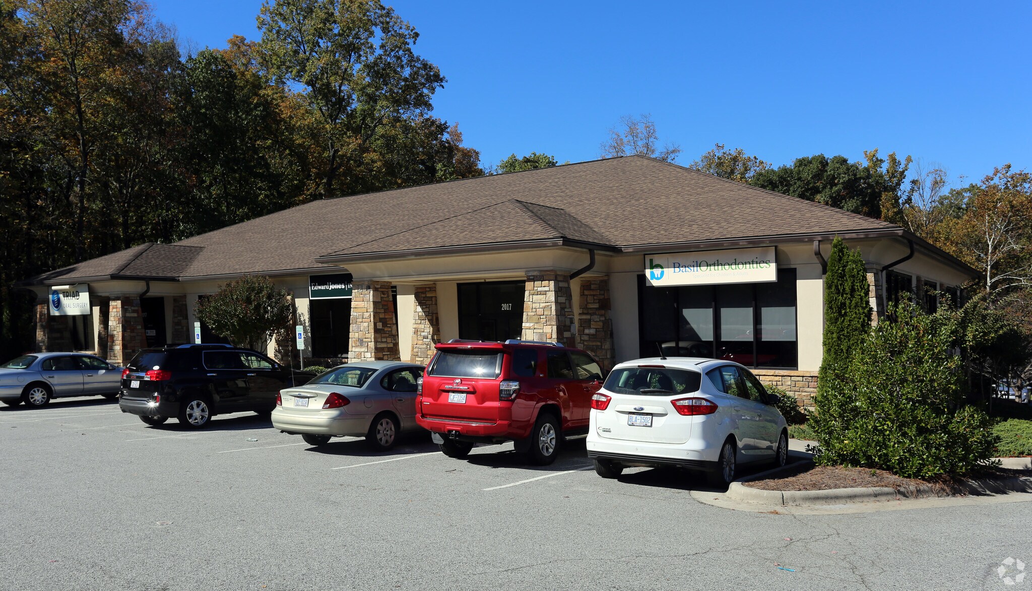 2019 Eastchester Dr, High Point, NC for sale Primary Photo- Image 1 of 1