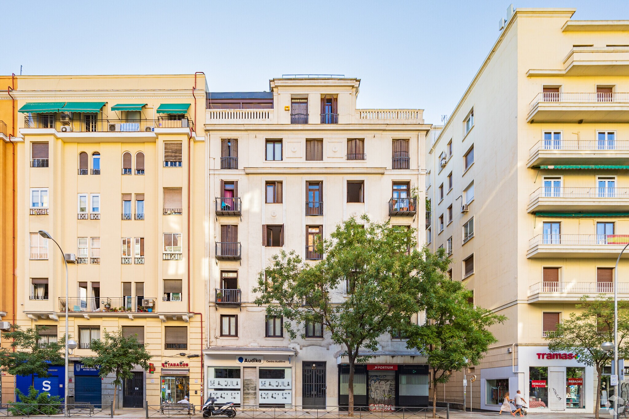 Calle Narváez, 25, Madrid, Madrid for sale Primary Photo- Image 1 of 1