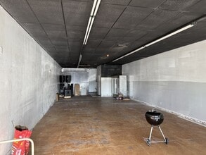 11210-11300 Pines Blvd, Pembroke Pines, FL for lease Building Photo- Image 2 of 6