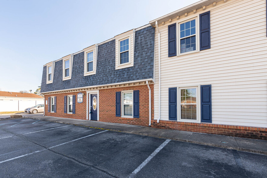 3640 S Plaza Trl, Virginia Beach, VA for sale - Building Photo - Image 1 of 25