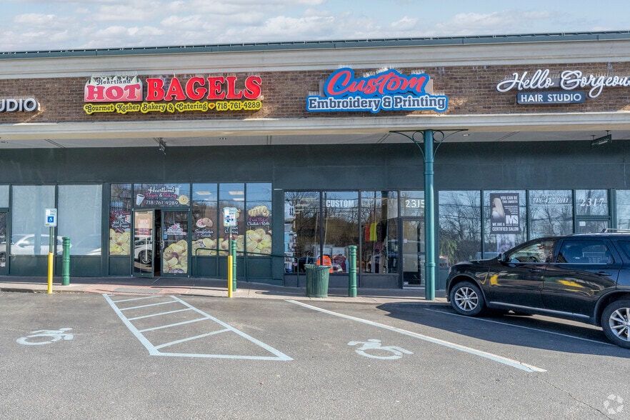 2295 Richmond Ave, Staten Island, NY for lease - Building Photo - Image 2 of 4