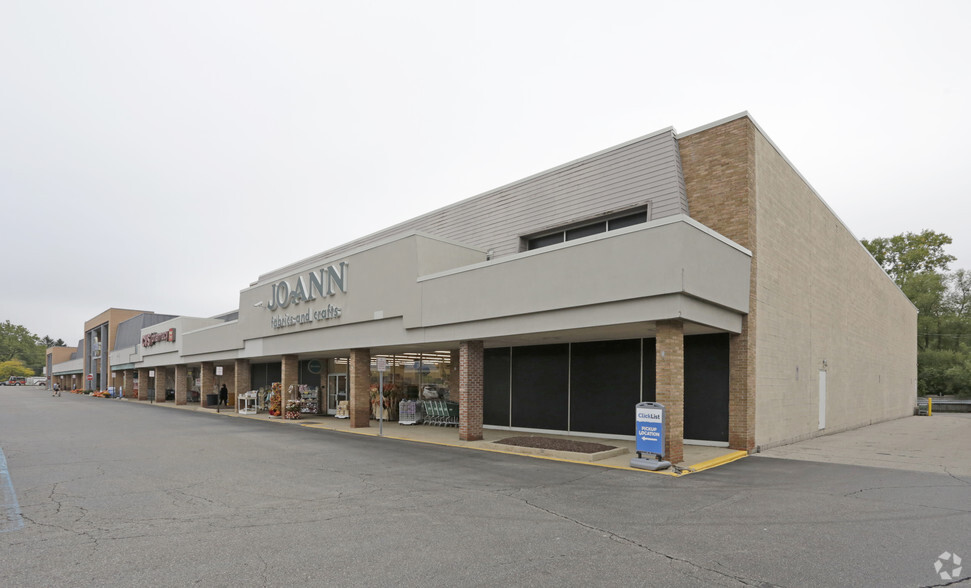 4075-4107 Telegraph Road, Bloomfield Hills, MI for lease - Building Photo - Image 2 of 4