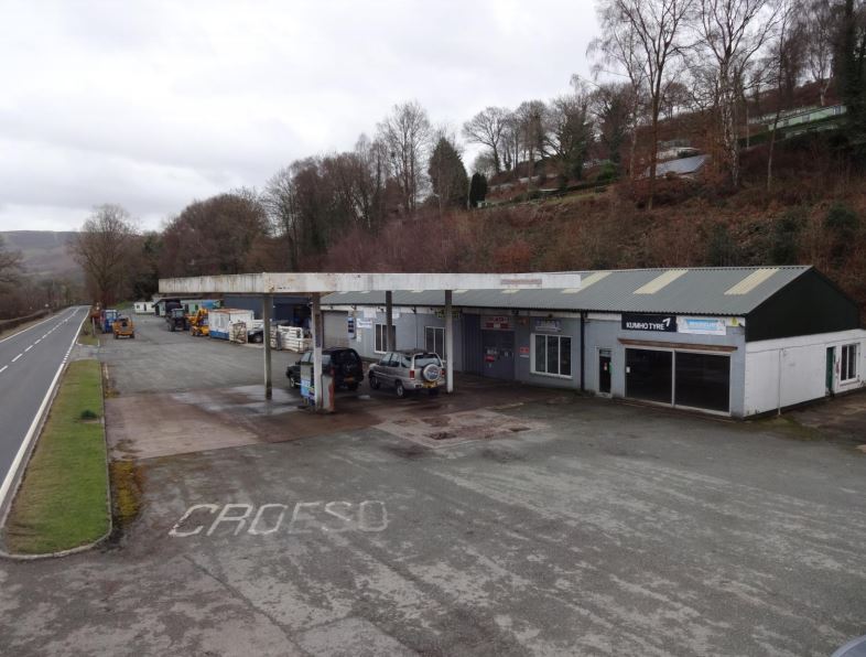 Llanidloes, Llanidloes for sale Primary Photo- Image 1 of 1