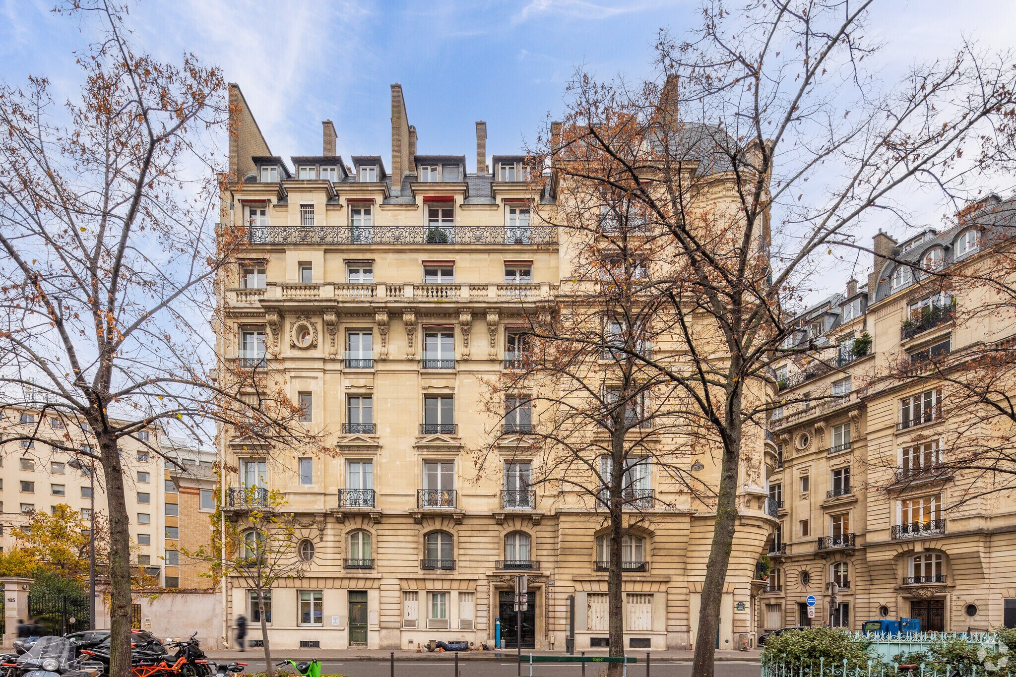 107 Boulevard Raspail, Paris for sale Primary Photo- Image 1 of 1