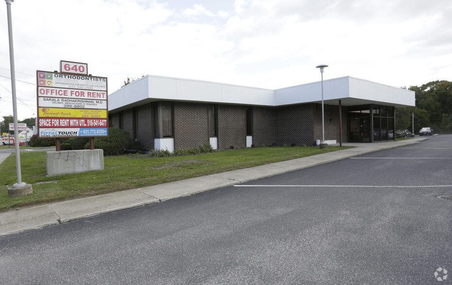 640 Montauk Hwy, Shirley, NY for lease - Primary Photo - Image 1 of 6