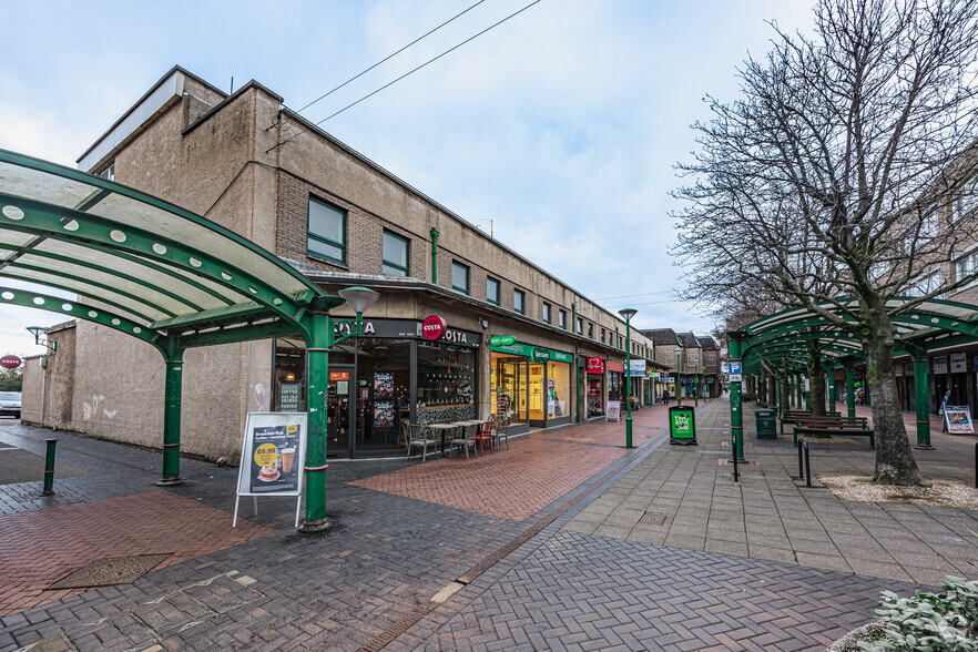 42-48 La Porte Precinct, Grangemouth for lease - Building Photo - Image 2 of 3