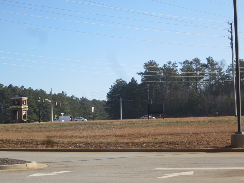 130 Maple Xing, Carrollton, GA for sale - Building Photo - Image 2 of 15