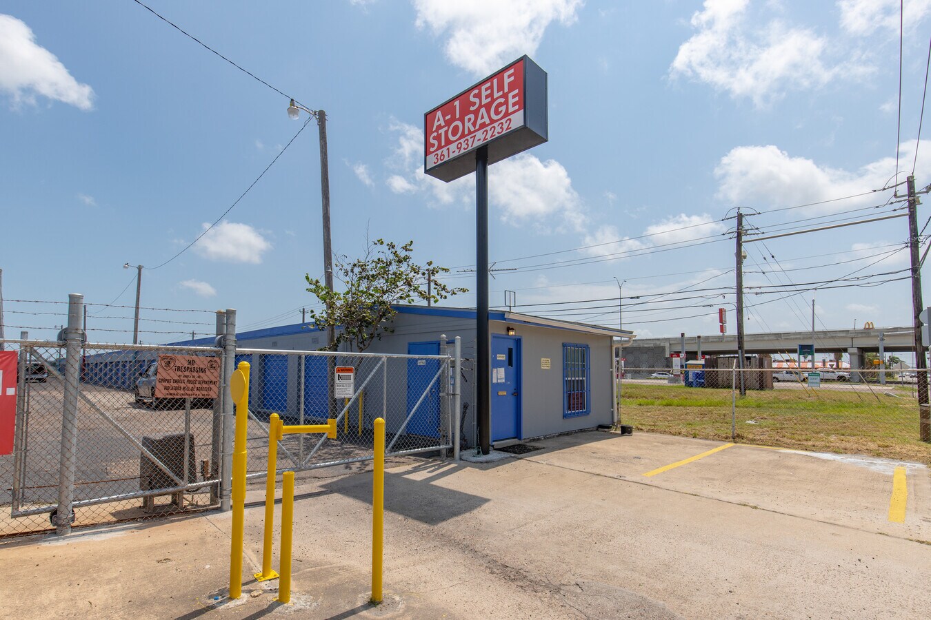 1017 Waldron Rd, Corpus Christi, TX 78418