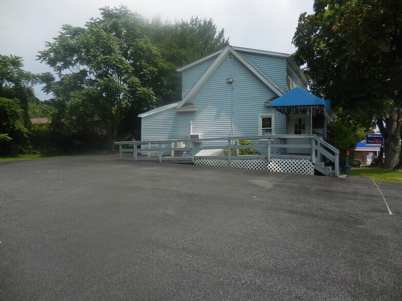 994 Little Britain Rd, New Windsor, NY 12553