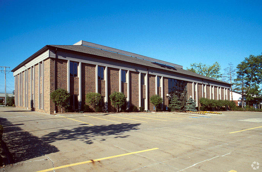 30505 Bainbridge Rd, Solon, OH for lease - Building Photo - Image 3 of 5