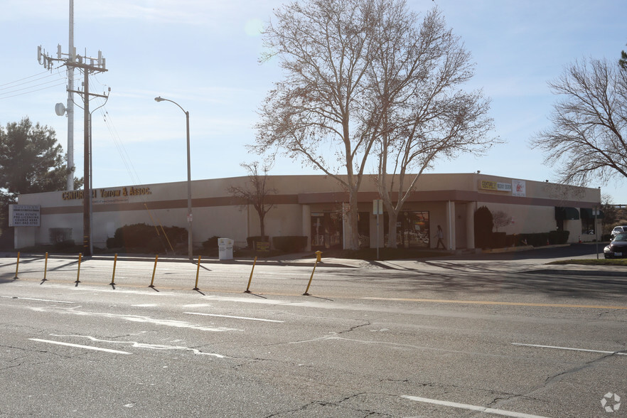 44143-44147 20th St W, Lancaster, CA for lease - Primary Photo - Image 1 of 55