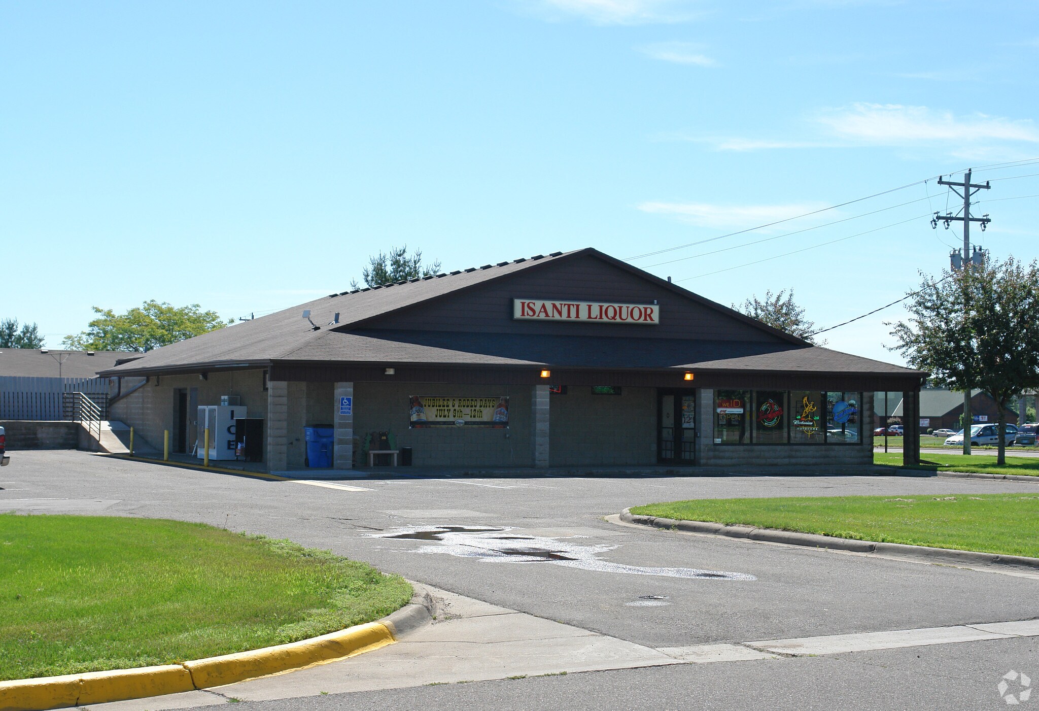 400 Dual Ave W, Isanti, MN for sale Primary Photo- Image 1 of 1