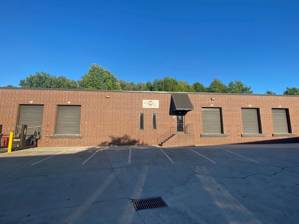 628 Griffith Rd, Charlotte, NC 28217