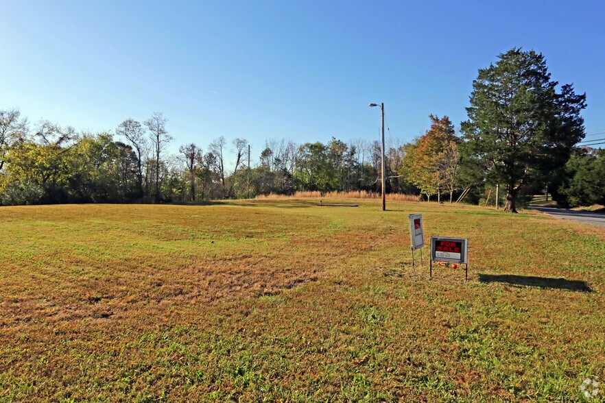 2543 Old Sand Rd, Ridgeway, VA 24148