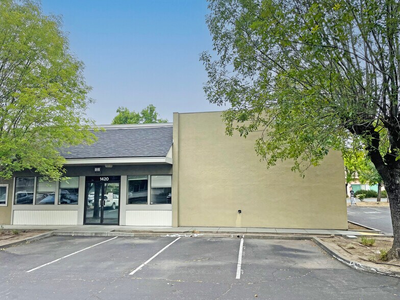 1420 Guerneville Rd, Santa Rosa, CA for lease - Building Photo - Image 1 of 2