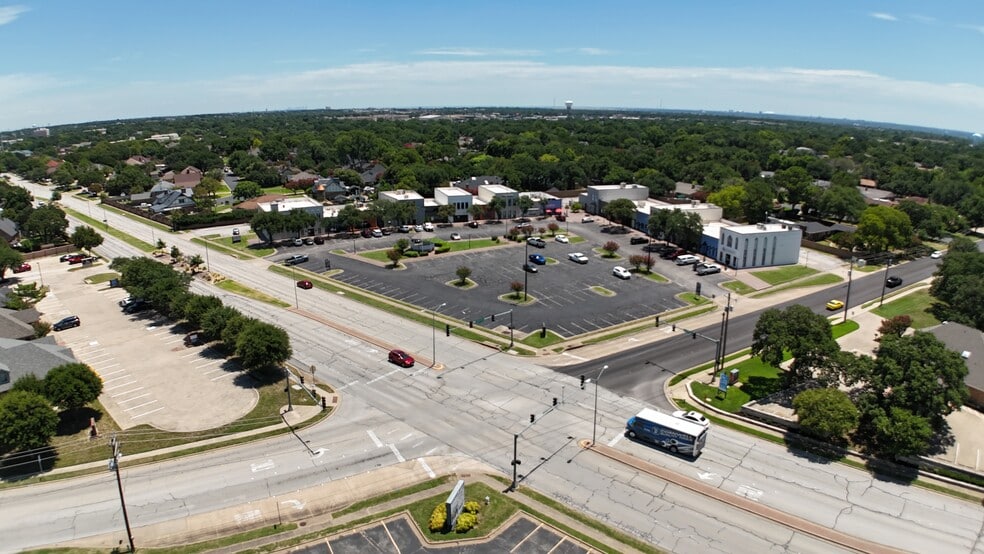 455-499 W Harwood Rd, Hurst, TX for lease - Building Photo - Image 2 of 12