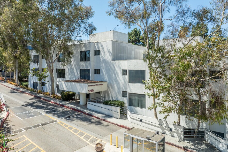 1760 Termino Ave, Long Beach, CA for sale - Primary Photo - Image 1 of 41