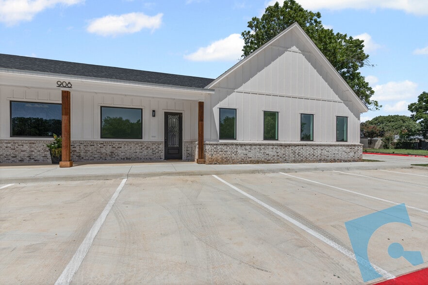 908 Cresthaven Dr, Euless, TX for lease - Building Photo - Image 3 of 11