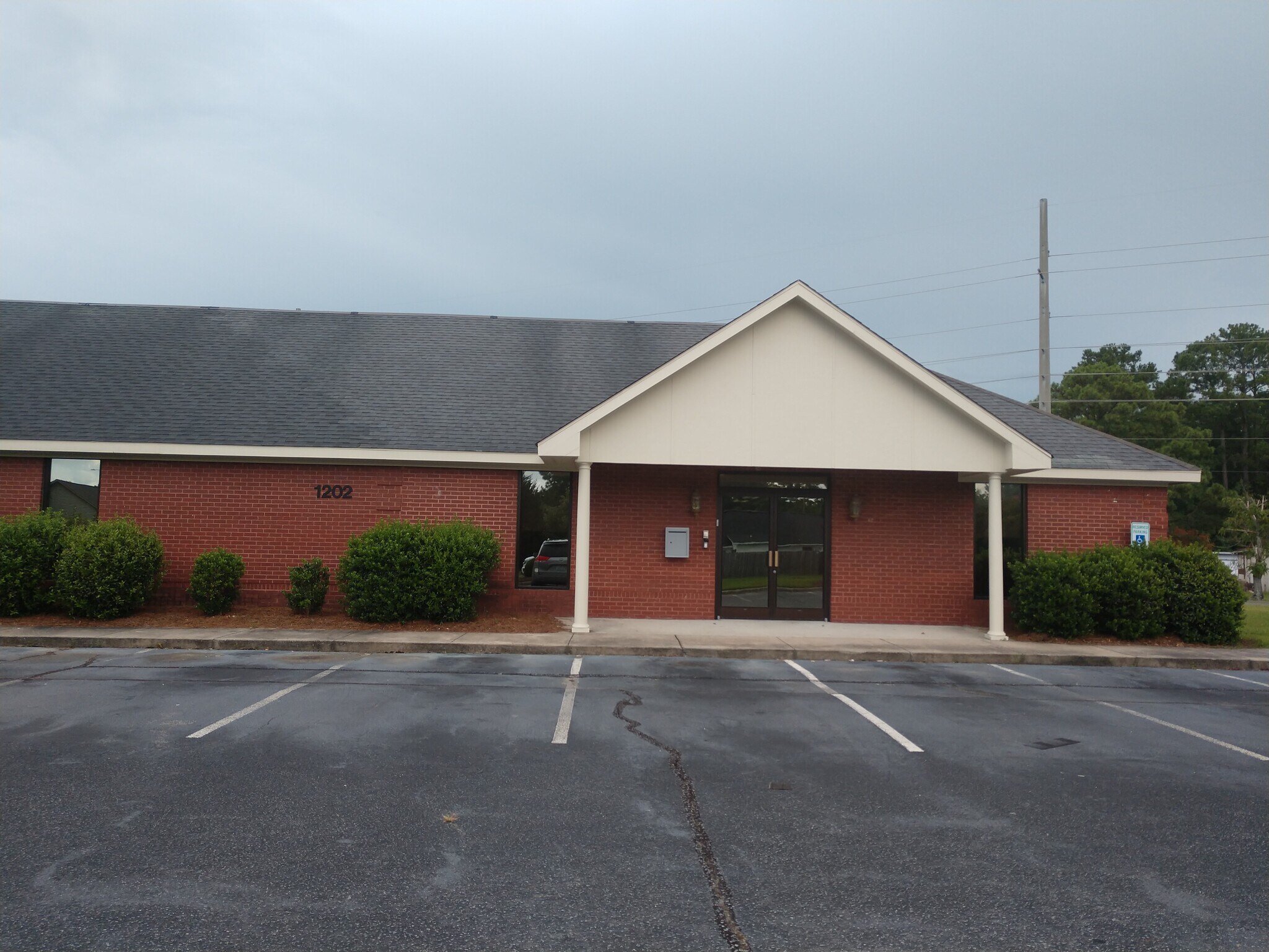 1202 E Firetower Rd, Greenville, NC 27858 (1202 E Fire Tower Rd