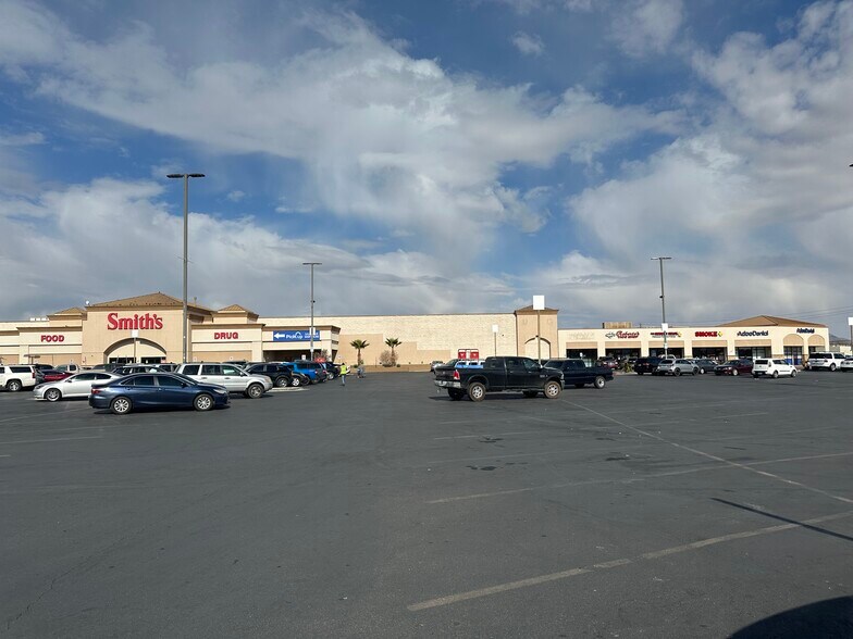 4600-4610 E Sunset Rd, Henderson, NV for lease - Building Photo - Image 1 of 11