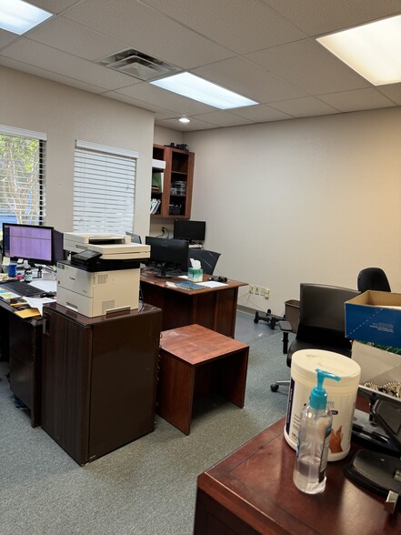 911 Medical Centre Dr, Arlington, TX for lease - Interior Photo - Image 3 of 23