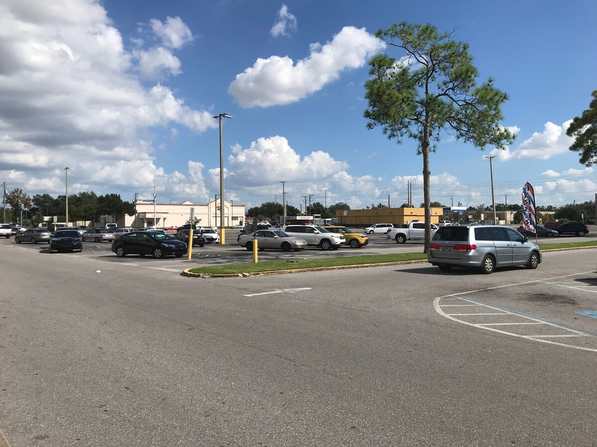 7501 W Hillsborough Ave, Tampa, FL 33615