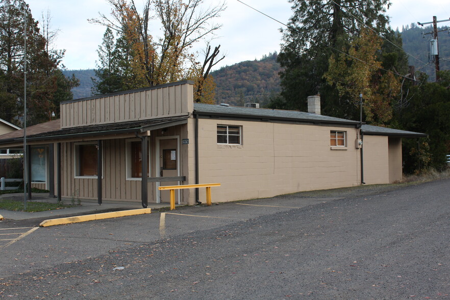 21978 Highway 62, Shady Cove, OR for sale - Building Photo - Image 3 of 5