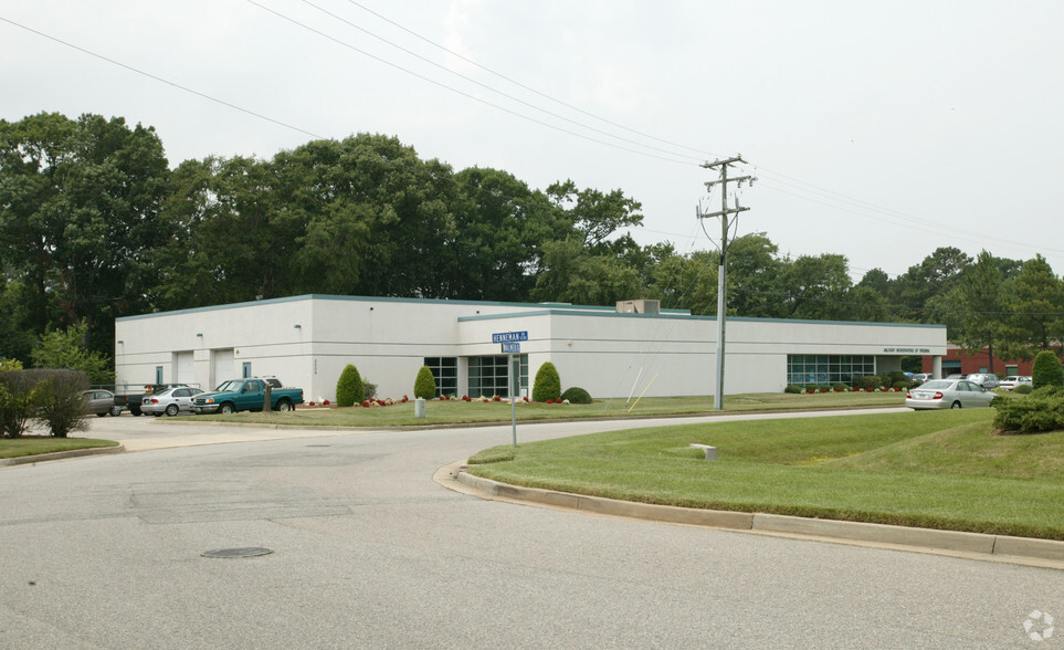 2509 Walmer Ave, Norfolk, VA for lease - Building Photo - Image 2 of 11