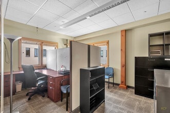 75 NW Couch St, Portland, OR for lease Interior Photo- Image 2 of 10