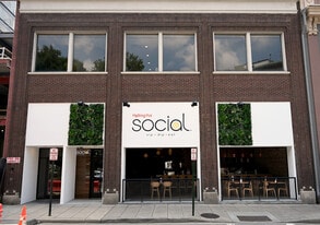 Center of Downtown Retail Space - Bar