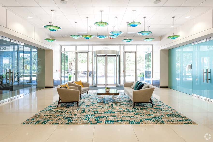 5800 Granite Pky, Plano, TX for lease - Lobby - Image 2 of 33