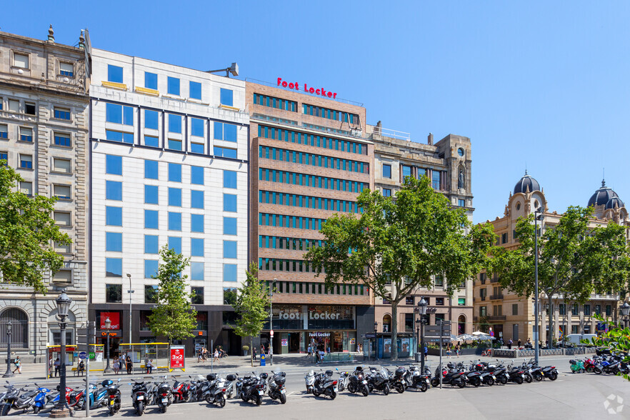 Plaça De Catalunya, Barcelona, Barcelona for lease - Building Photo - Image 2 of 5